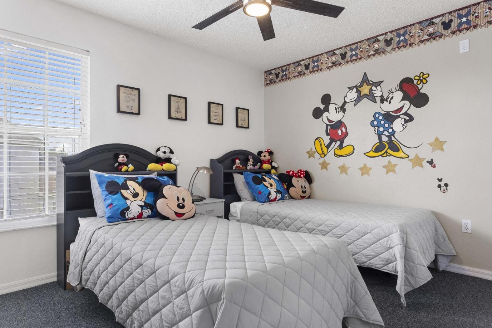 Family Home 5mi to Disney: Pool & Game Room