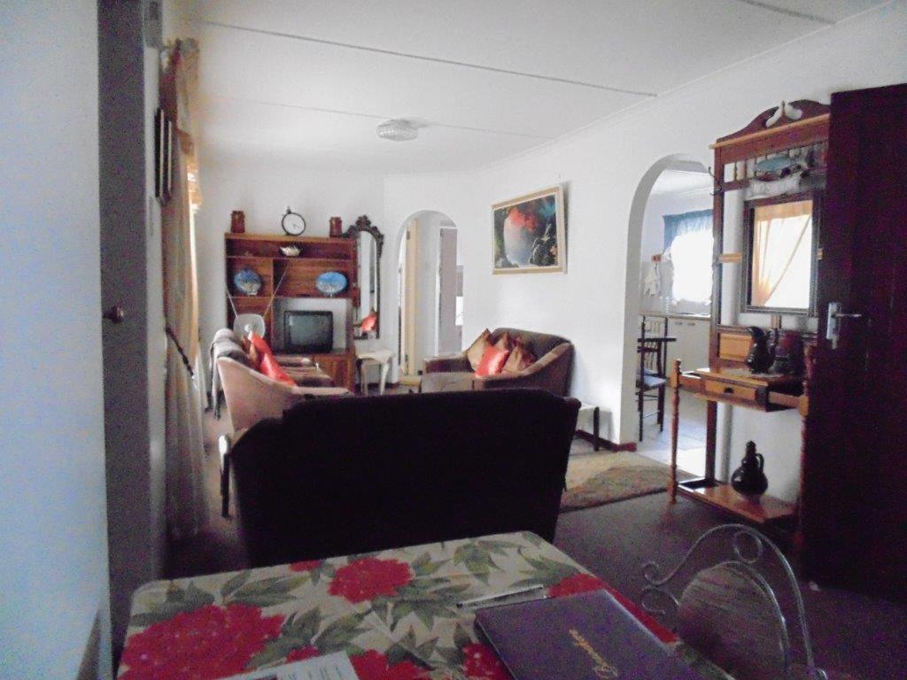 Redwood Holiday Apartment view 5
