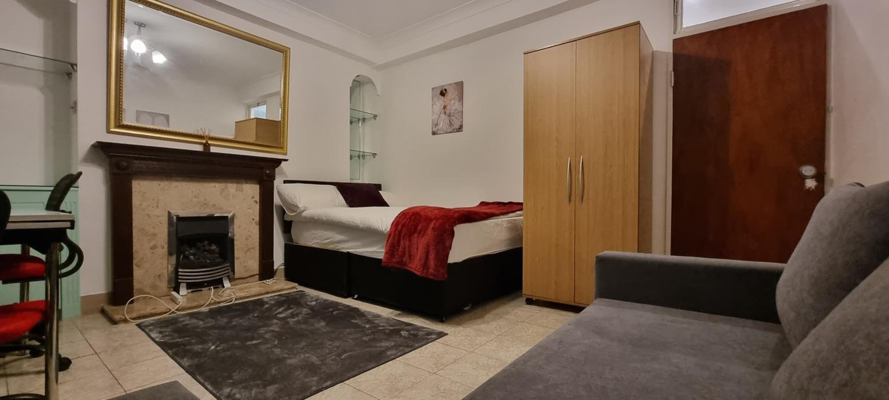 4 Bed Flat - Sleeps 12 - Pets - Wifi