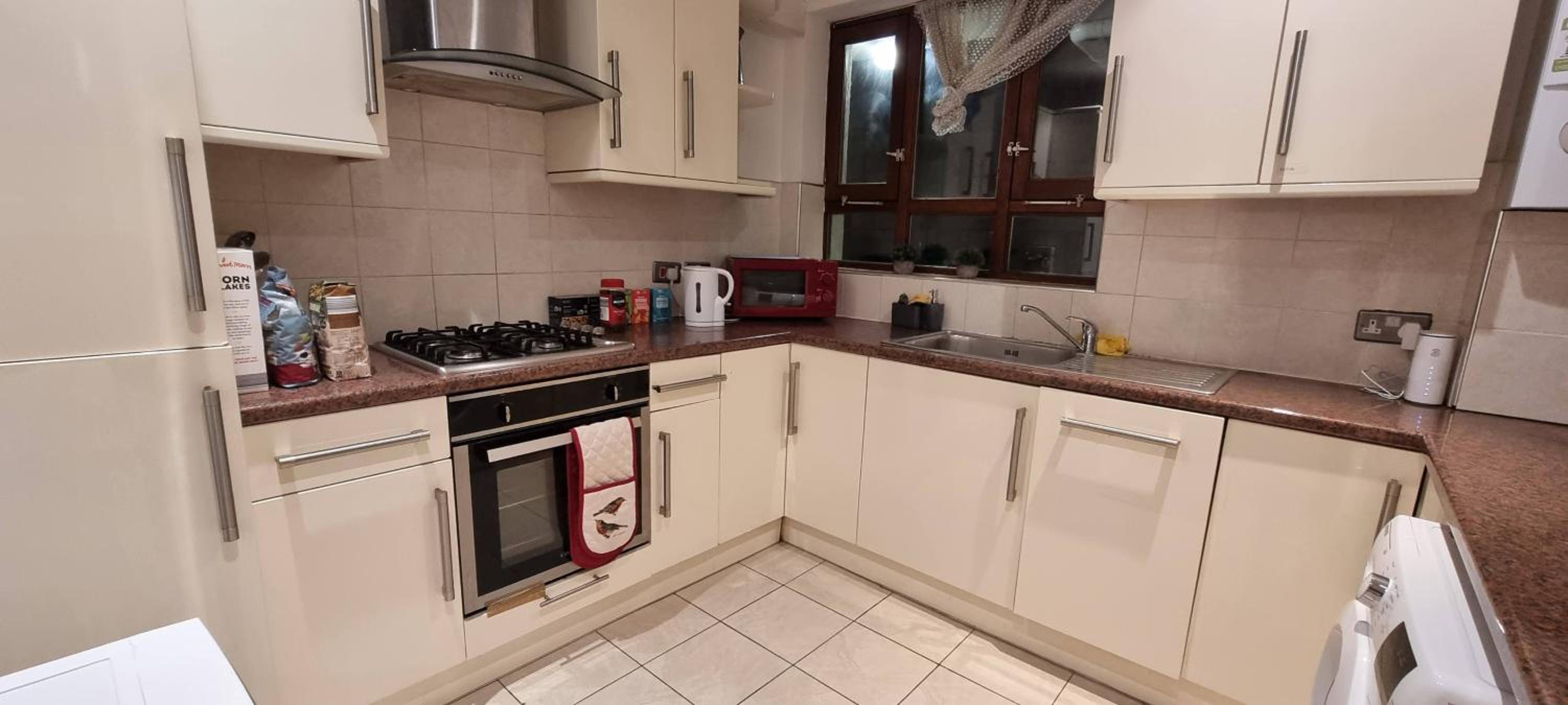 4 Bed Flat - Sleeps 12 - Pets - Wifi