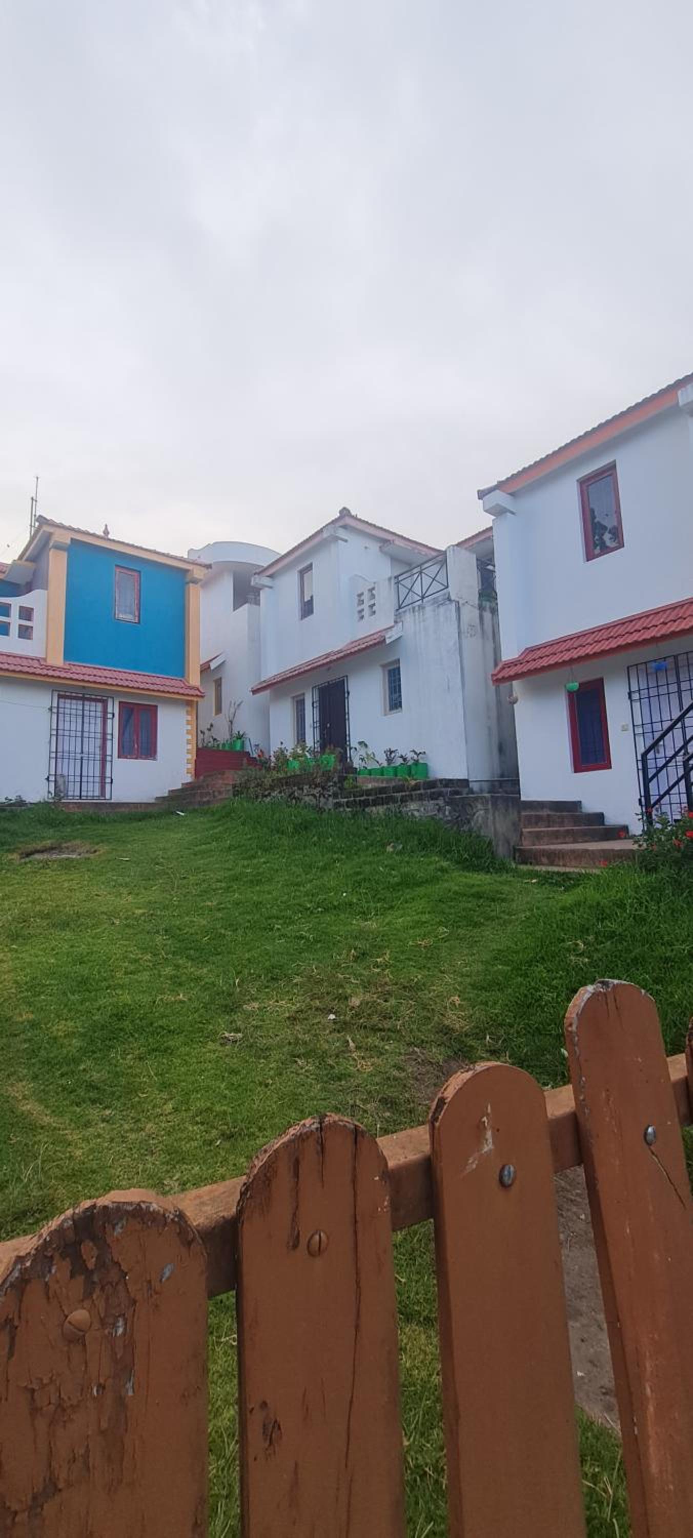 clouds villa-3 bedroom villa, free wifi view 5
