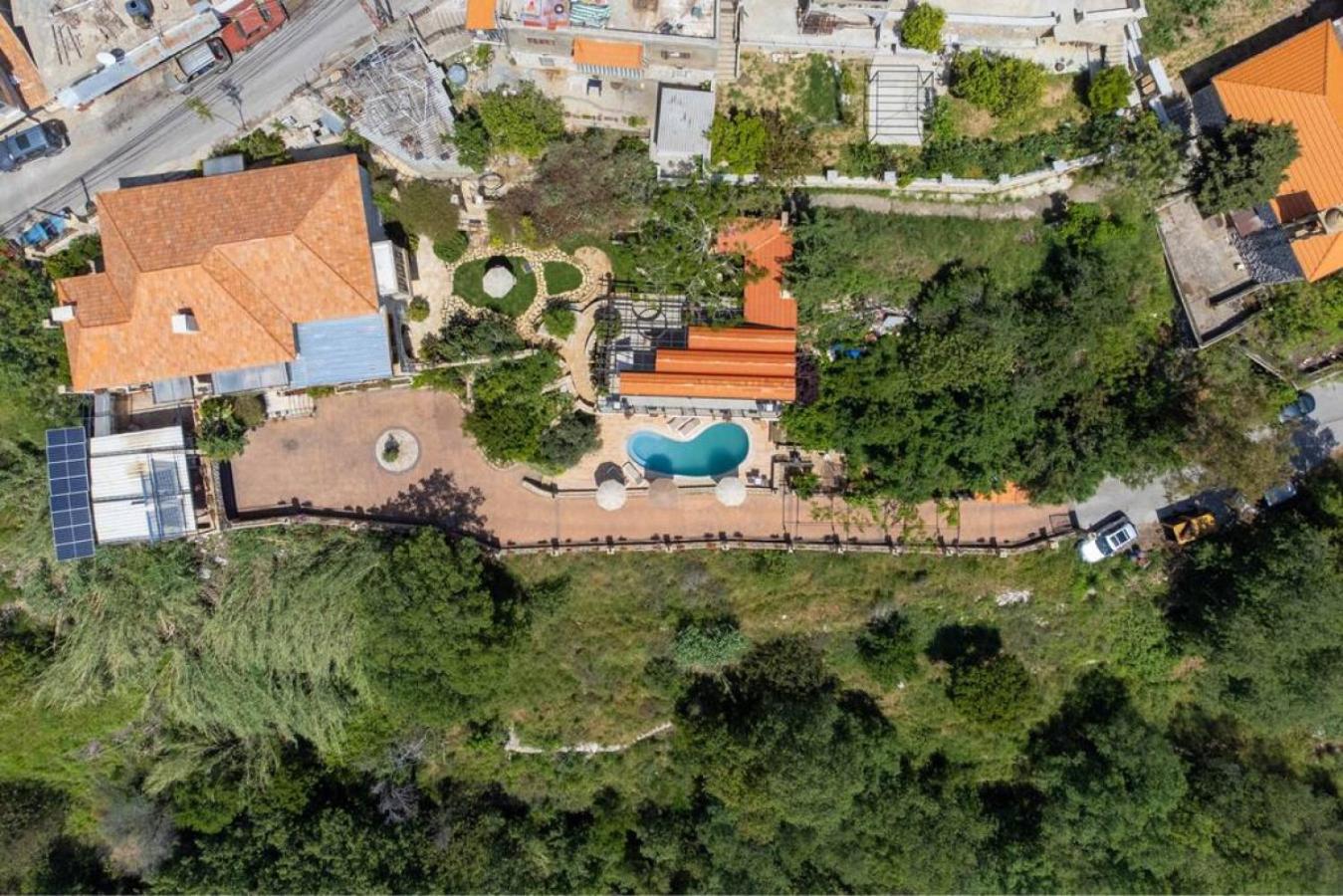 Authentic Villa with Pool and Garden in Beit Chabeb
