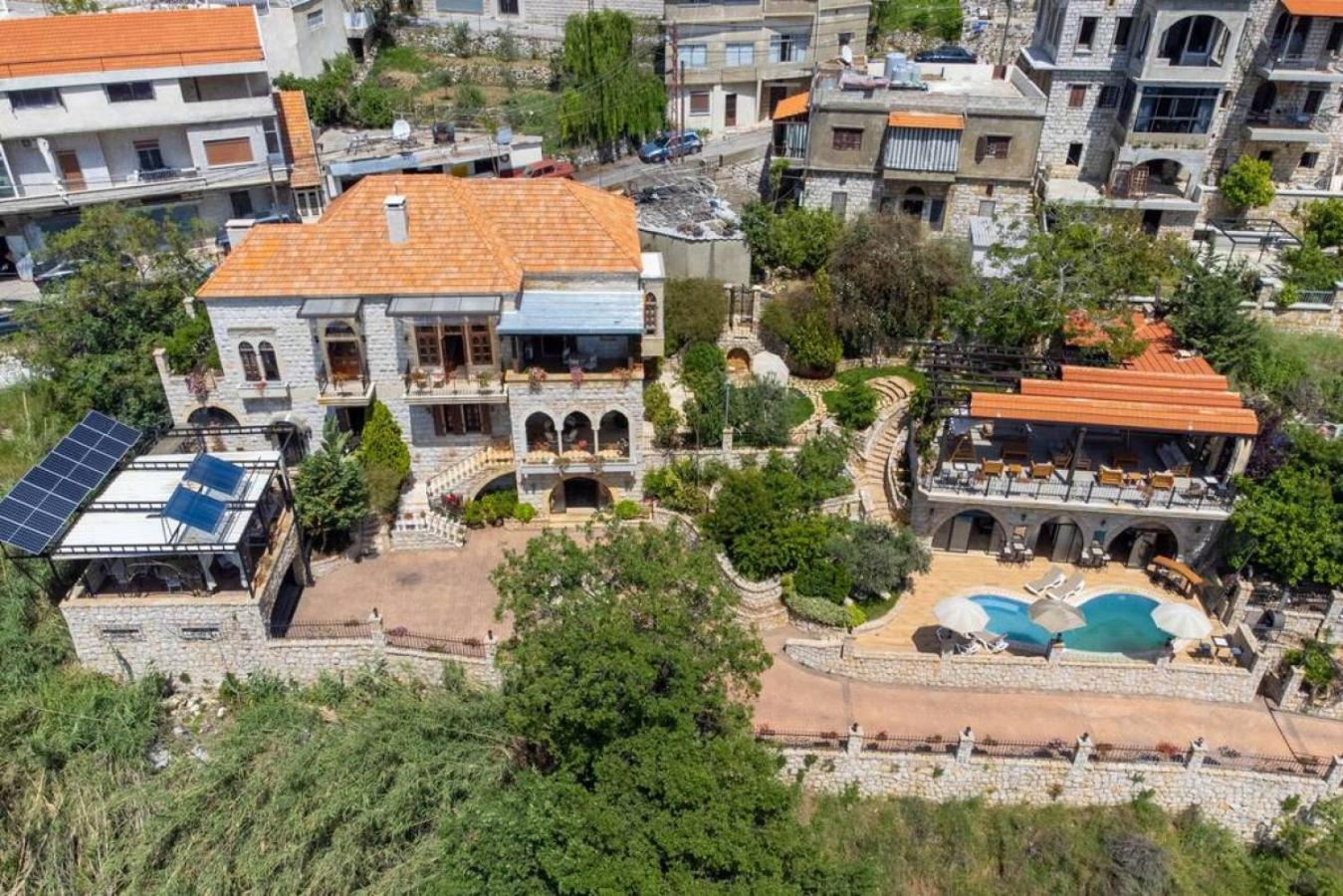 Authentic Villa with Pool and Garden in Beit Chabeb