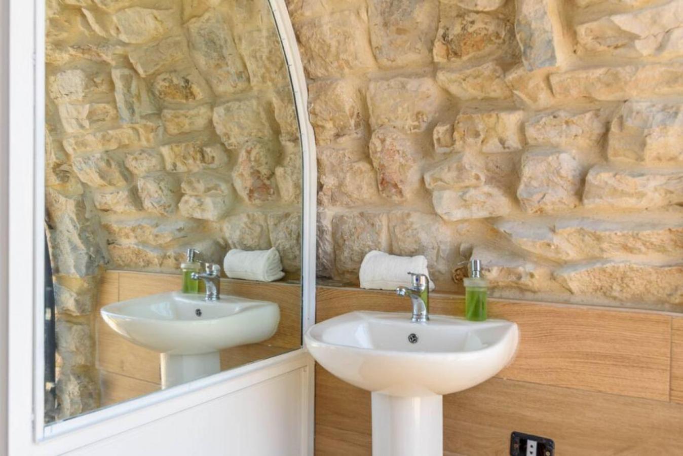 Authentic Villa with Pool and Garden in Beit Chabeb