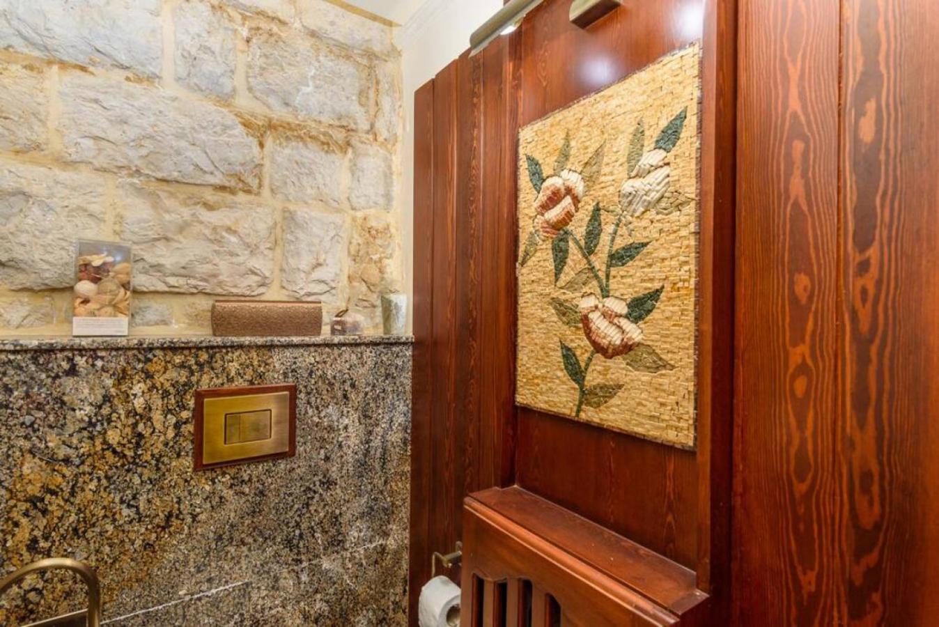 Authentic Villa with Pool and Garden in Beit Chabeb