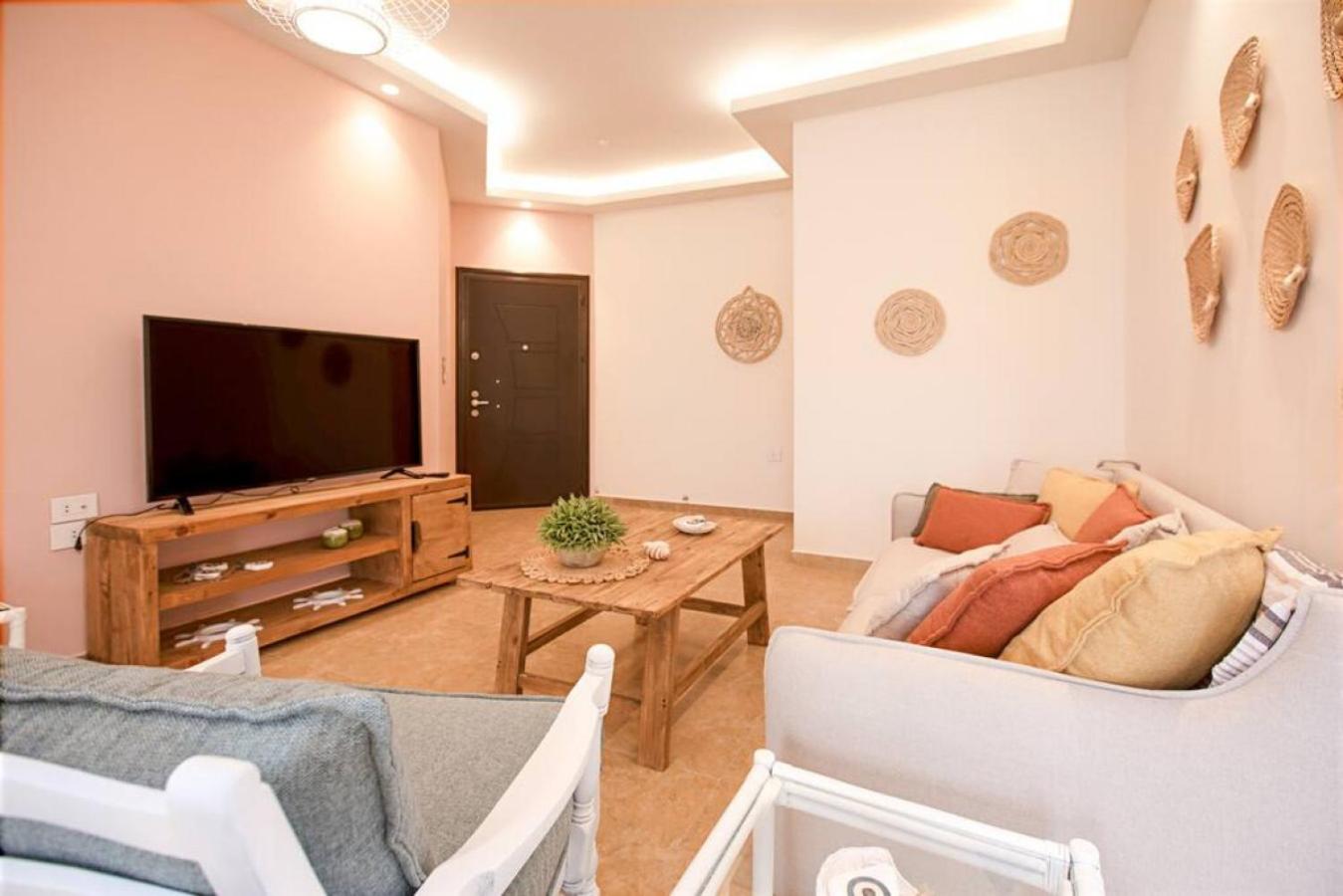 Akl - Chic Apartments & Balconies in Batroun