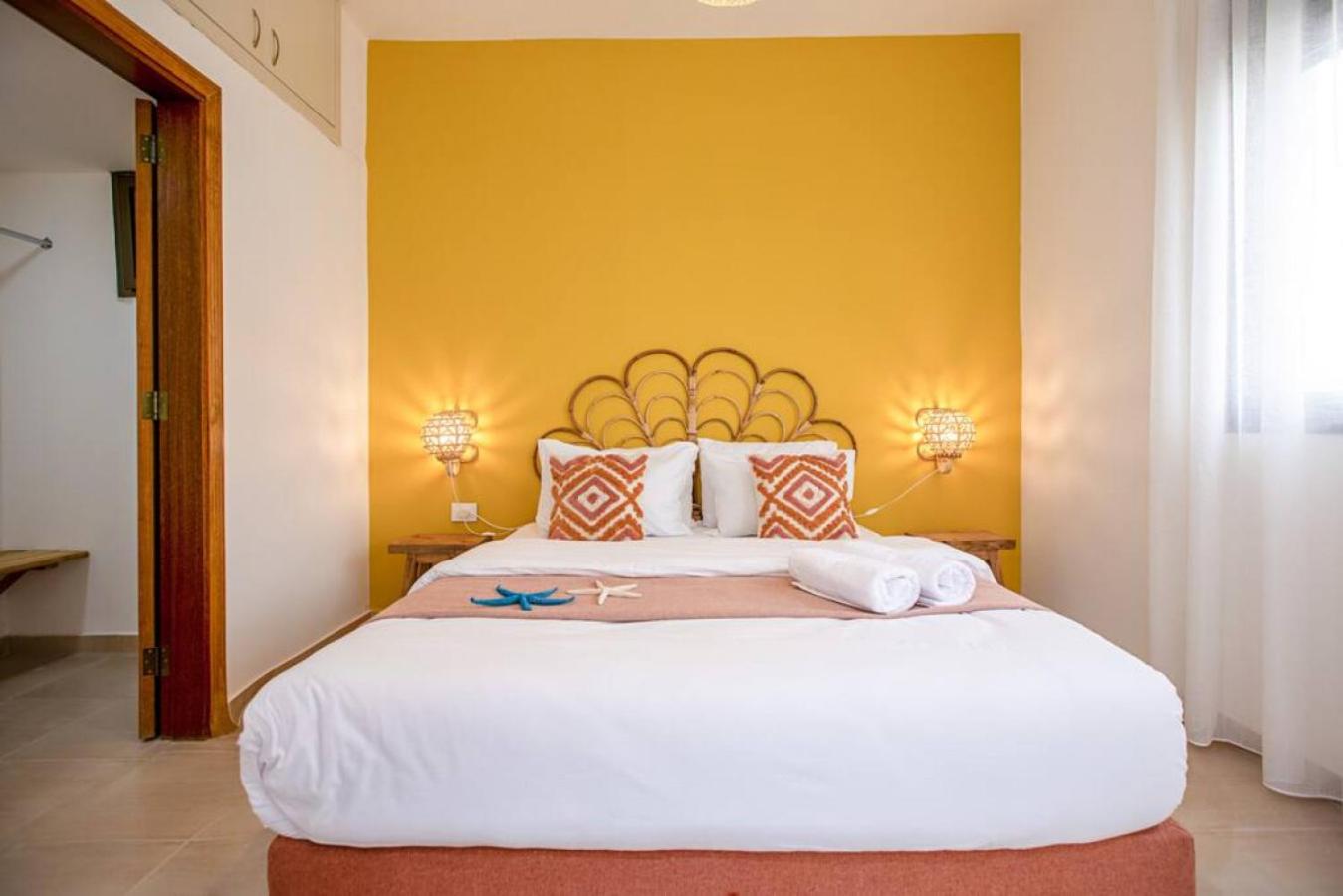 Akl - Chic Apartments & Balconies in Batroun