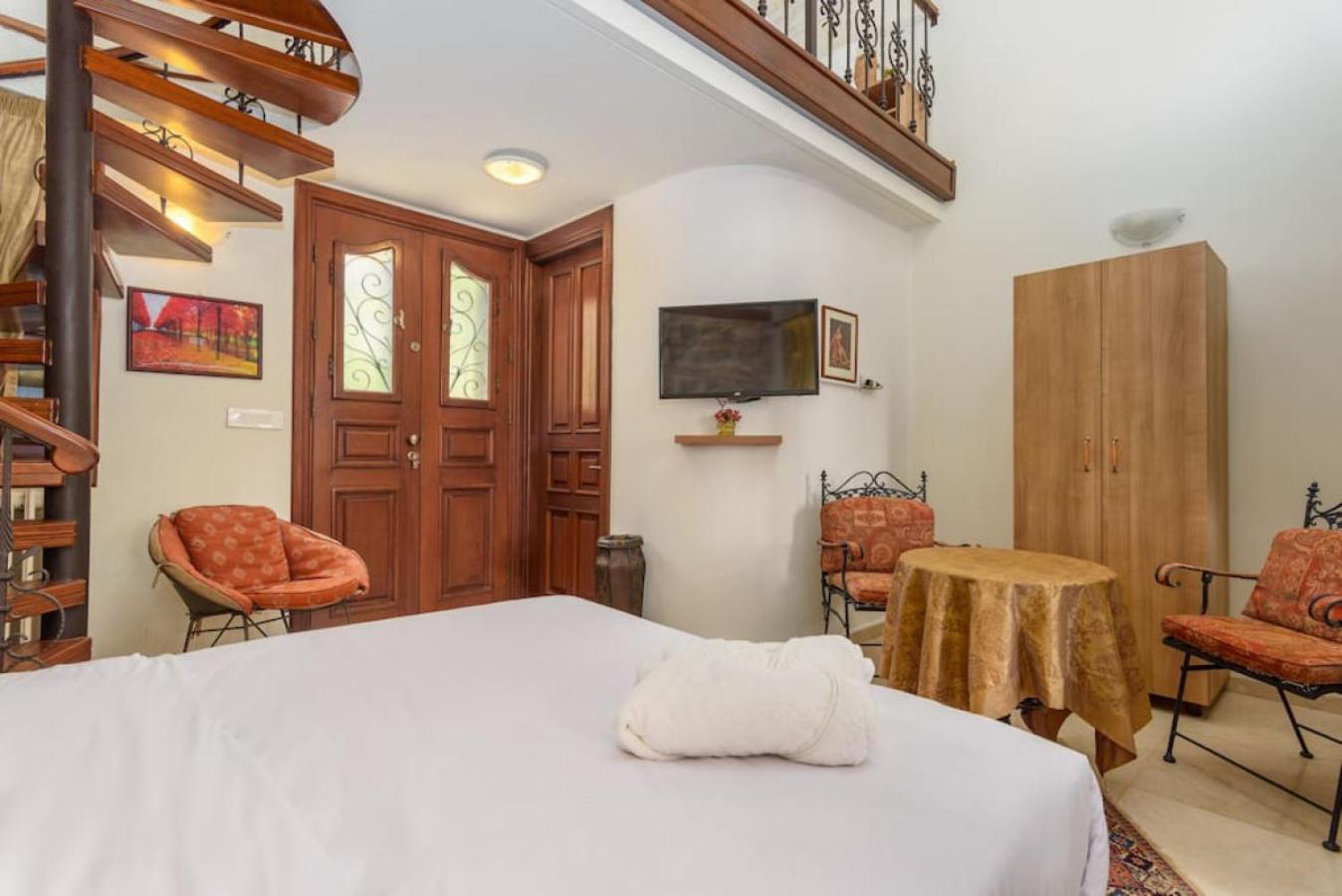 Authentic Villa with Pool and Garden in Beit Chabeb