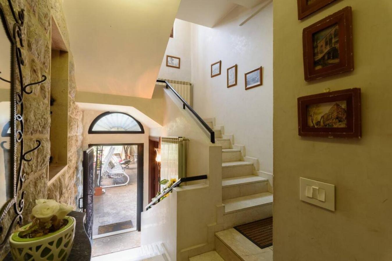 Authentic Villa with Pool and Garden in Beit Chabeb