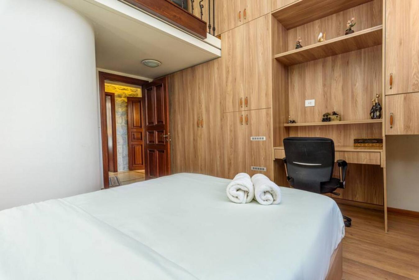 Authentic Villa with Pool and Garden in Beit Chabeb