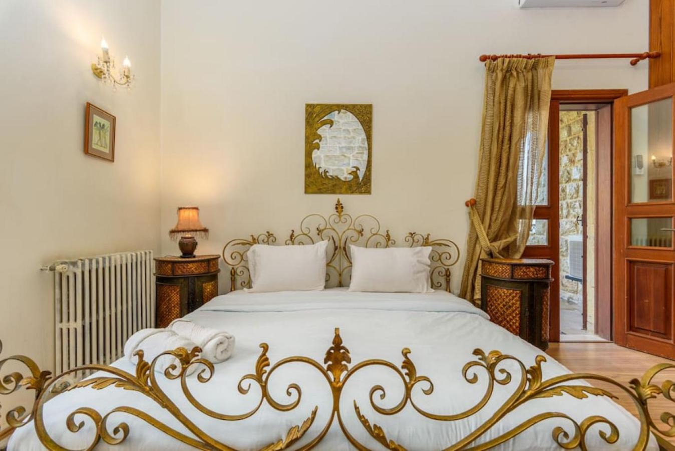 Authentic Villa with Pool and Garden in Beit Chabeb
