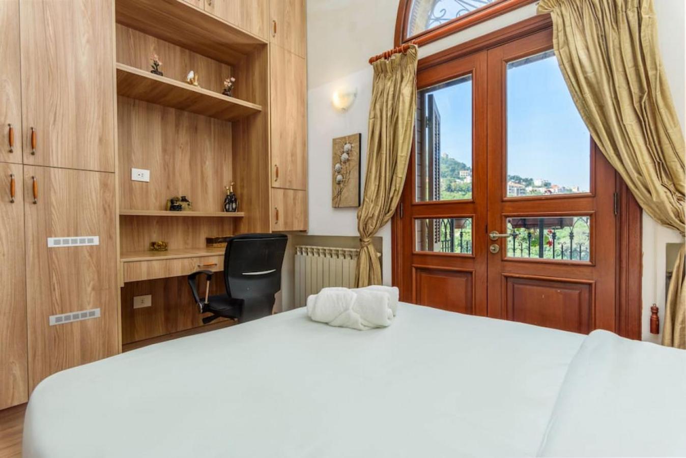 Authentic Villa with Pool and Garden in Beit Chabeb