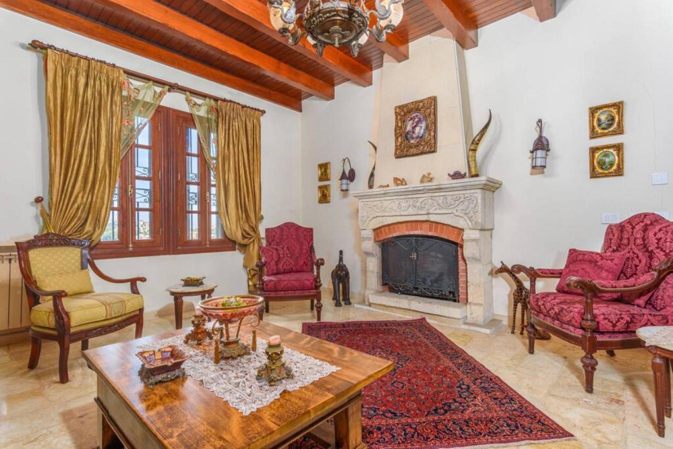 Authentic Villa with Pool and Garden in Beit Chabeb