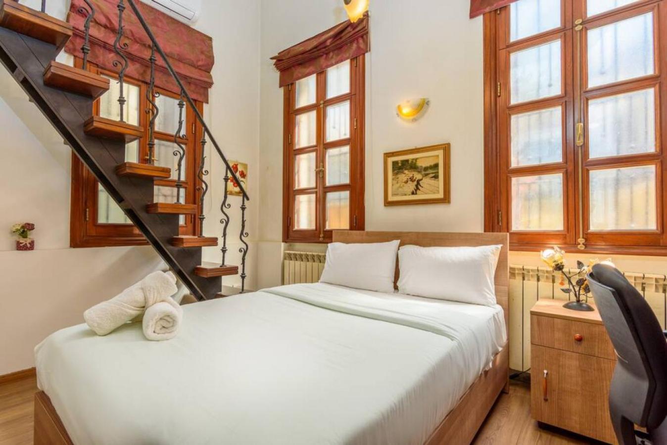 Authentic Villa with Pool and Garden in Beit Chabeb
