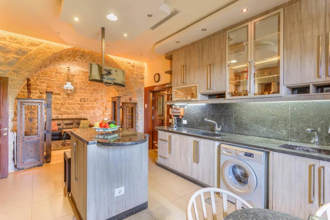 Authentic Villa with Pool and Garden in Beit Chabeb