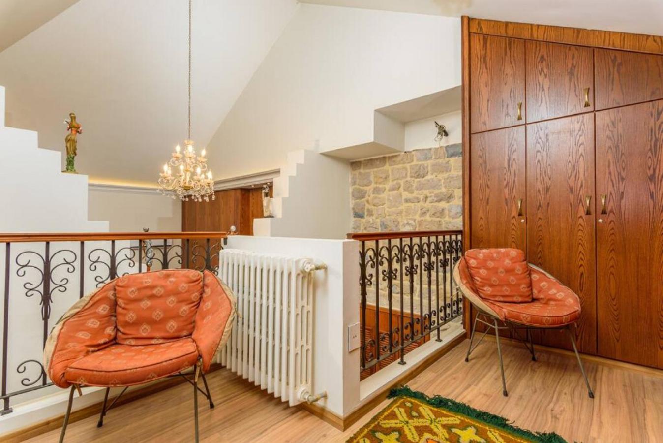 Authentic Villa with Pool and Garden in Beit Chabeb