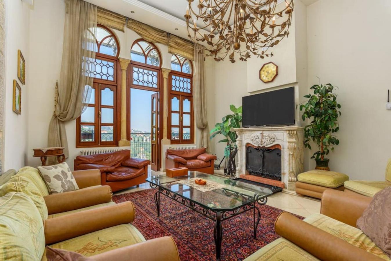 Authentic Villa with Pool and Garden in Beit Chabeb