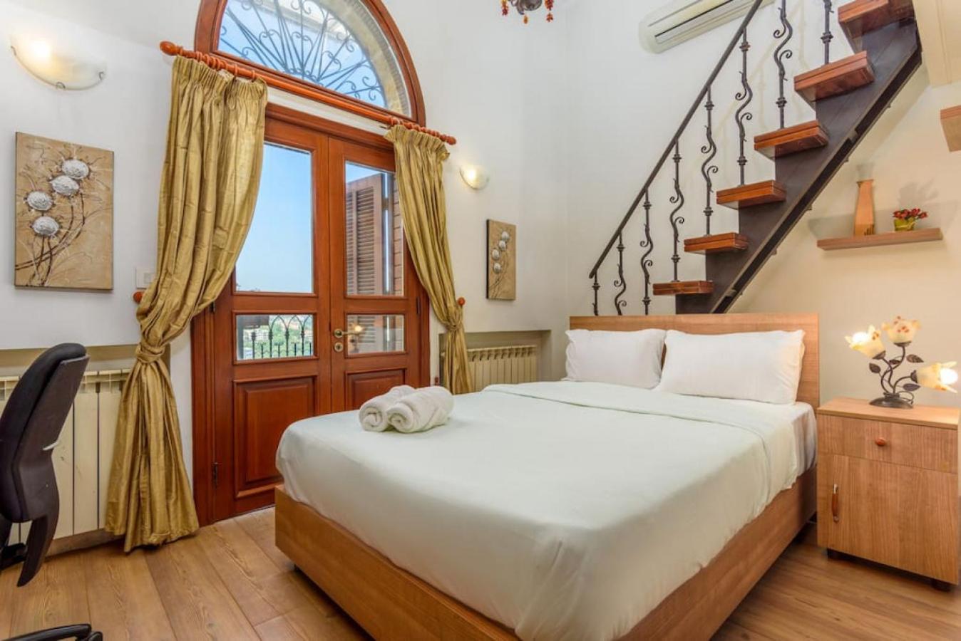 Authentic Villa with Pool and Garden in Beit Chabeb