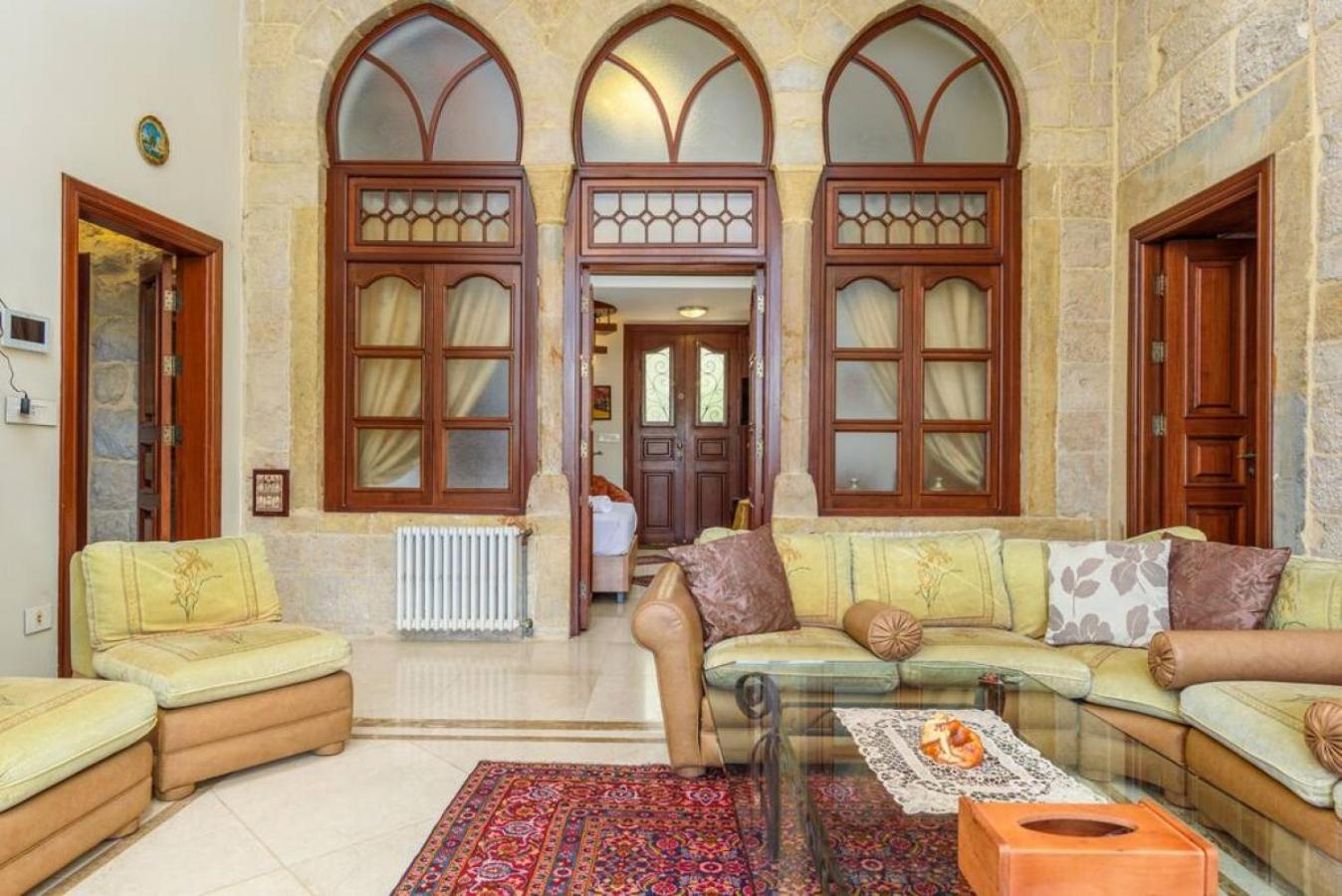 Authentic Villa with Pool and Garden in Beit Chabeb