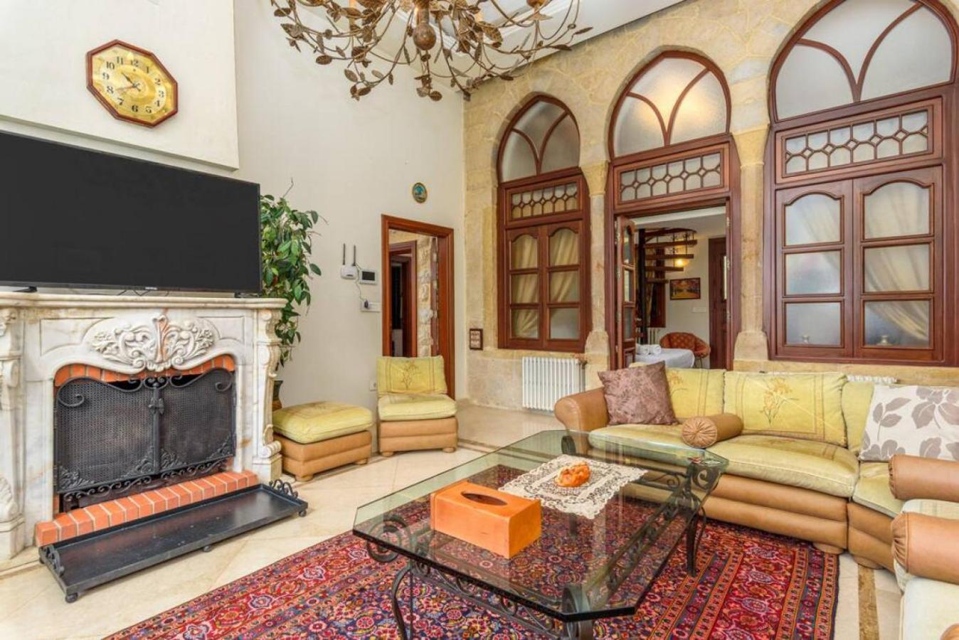 Authentic Villa with Pool and Garden in Beit Chabeb
