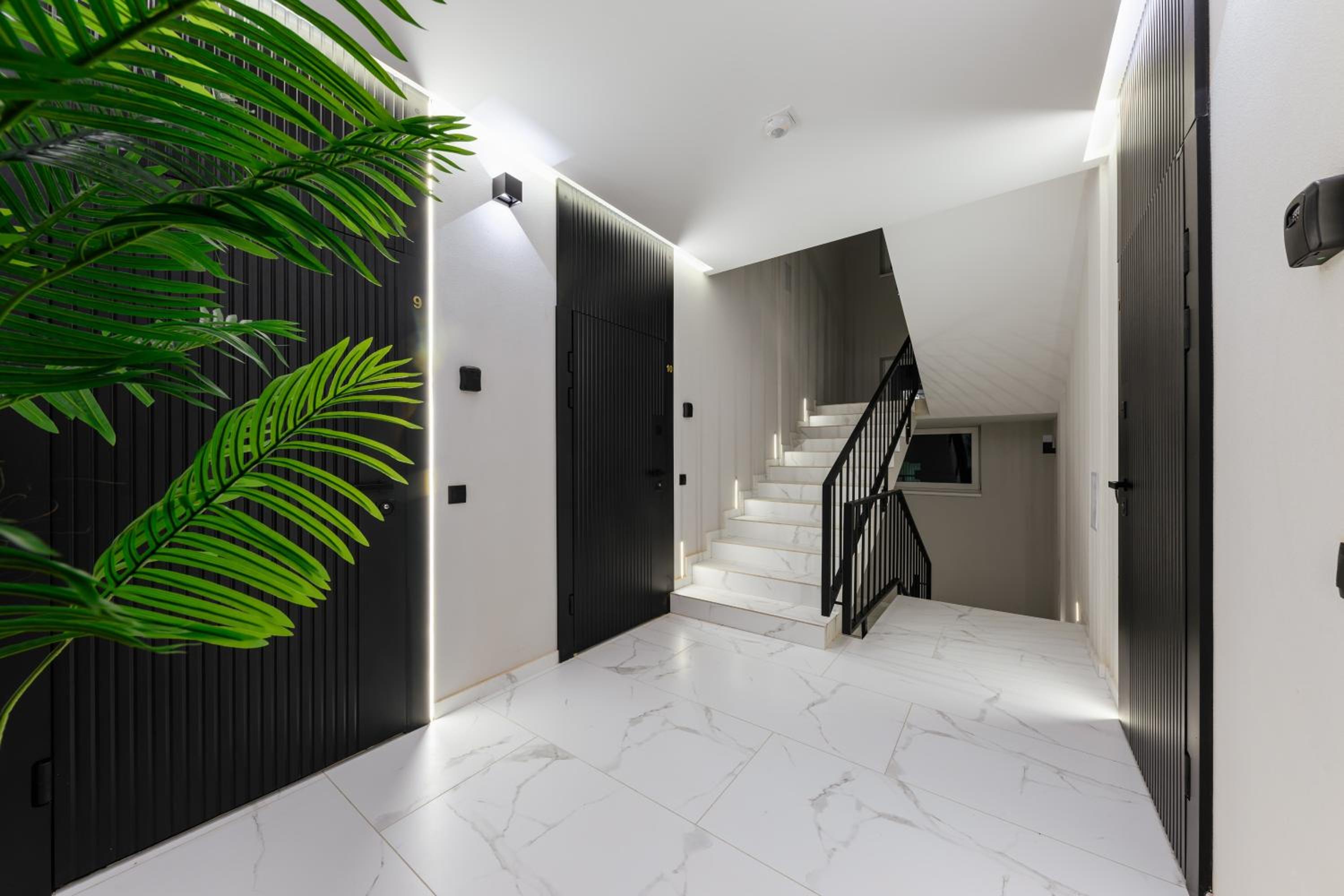 EVURI Apartments Laborca view 5