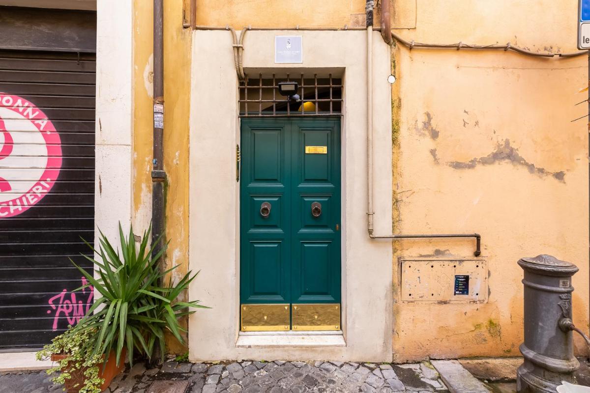 Campo dei fiori Royal Orchid apartment