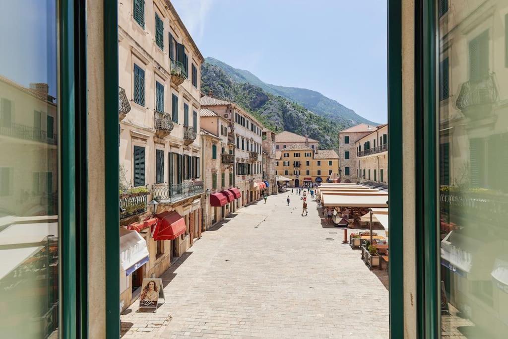 Spacious 1Bedroom on the Main Square of Kotor view 4