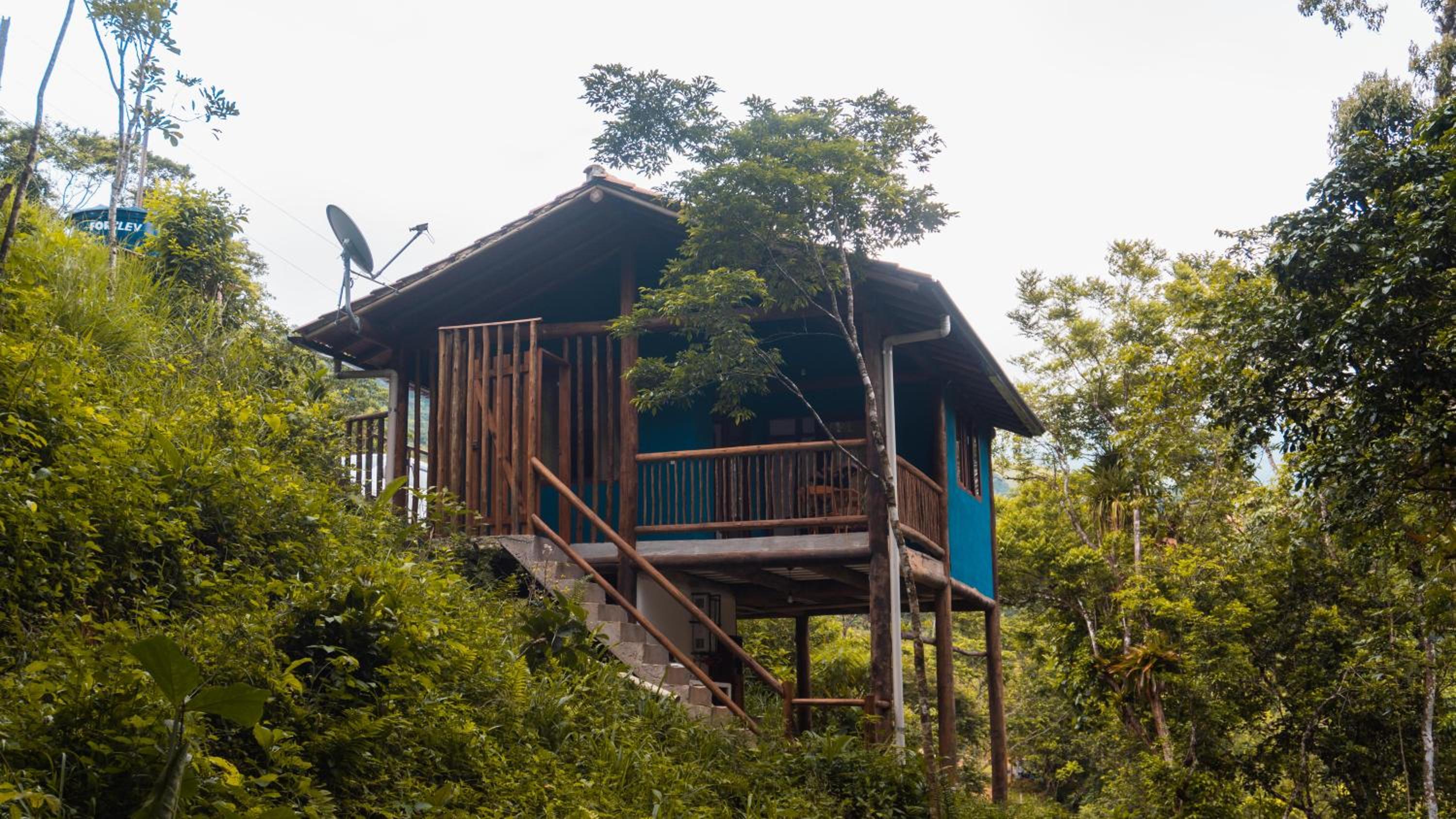 Ecocasa azul - Chalé na mata