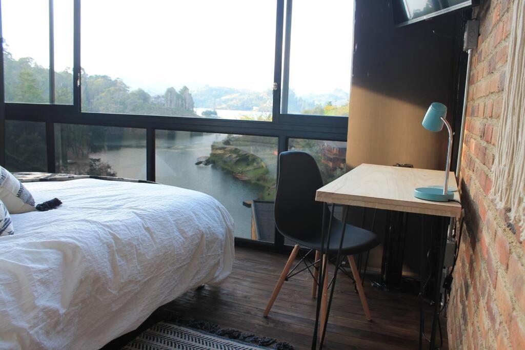 Cabaña con jacuzzi y acceso al embalse - Portum II