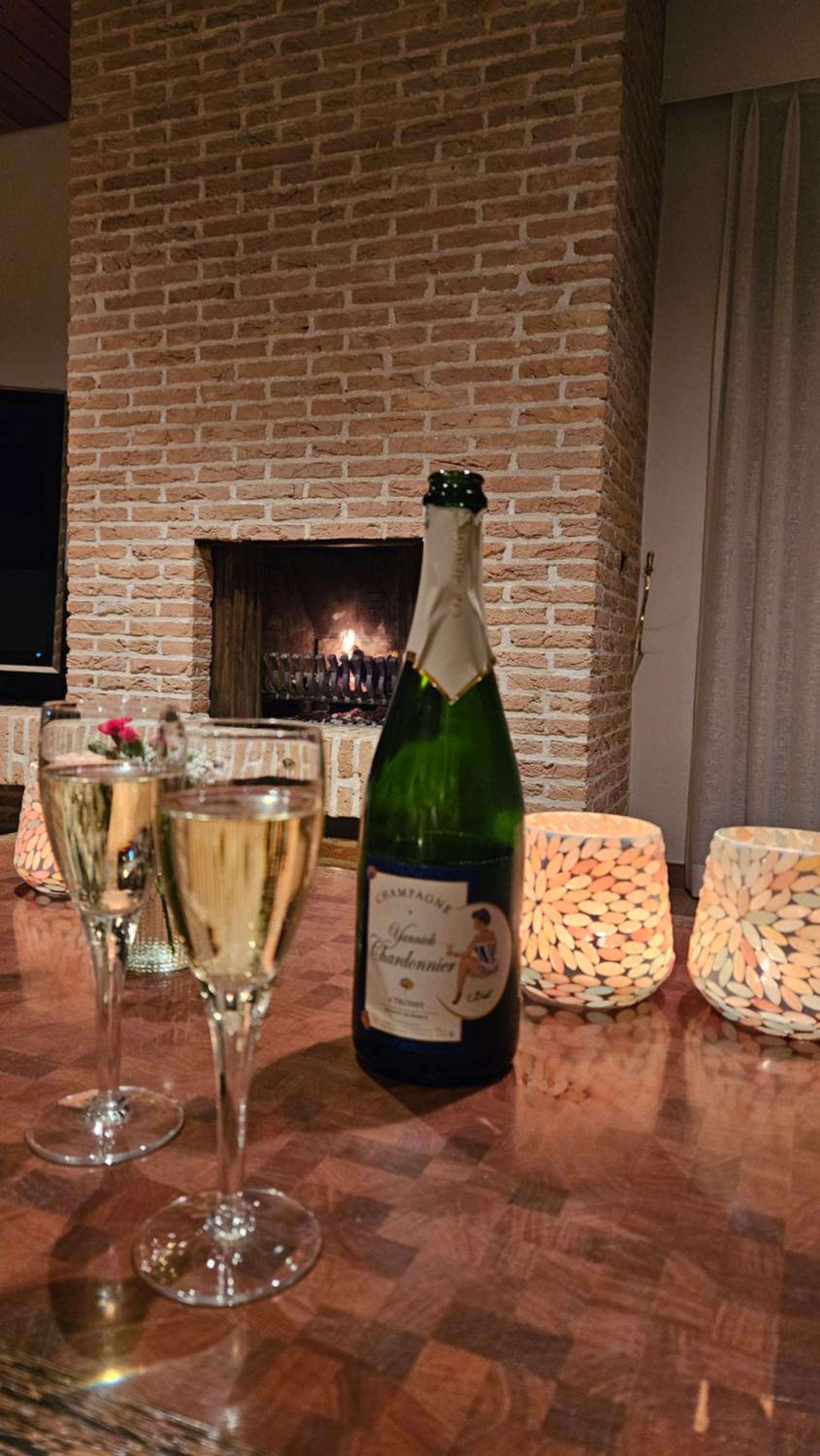 La Maison Fleurie - Sunny holiday home with large garden, parking, within walking distance of the sea