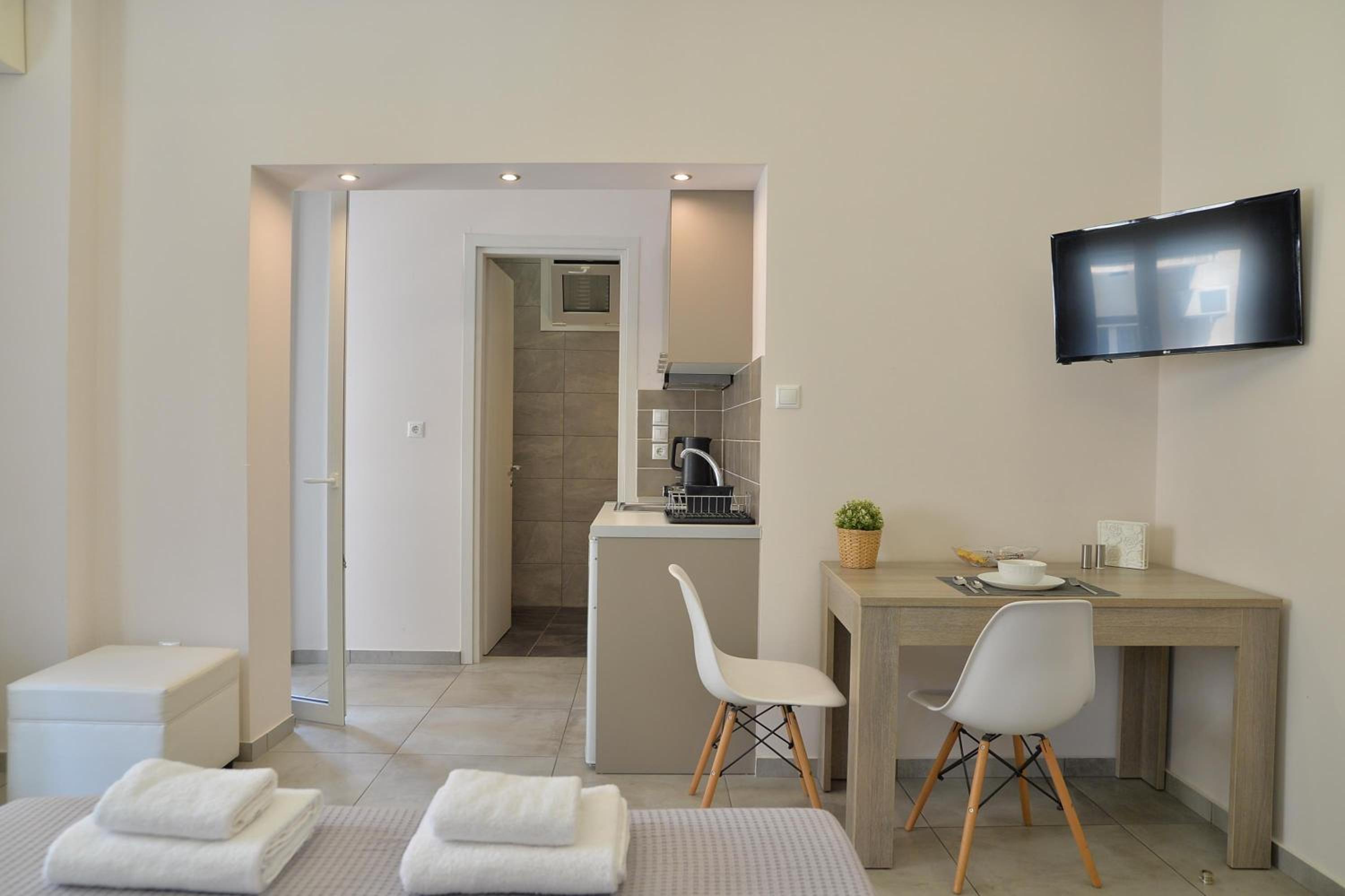 Alekos Apartments 2 Netflix, Self Check-In