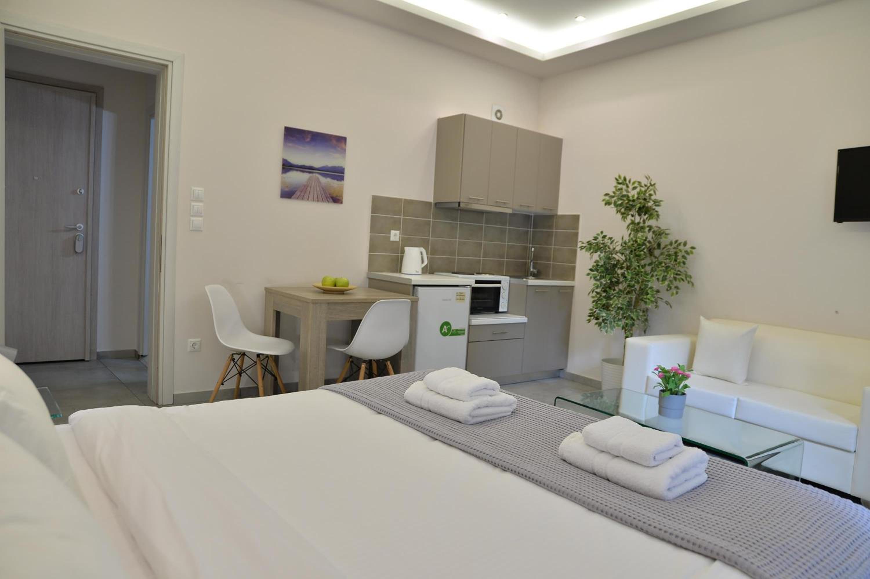 Alekos Apartments 2 Netflix, Self Check-In