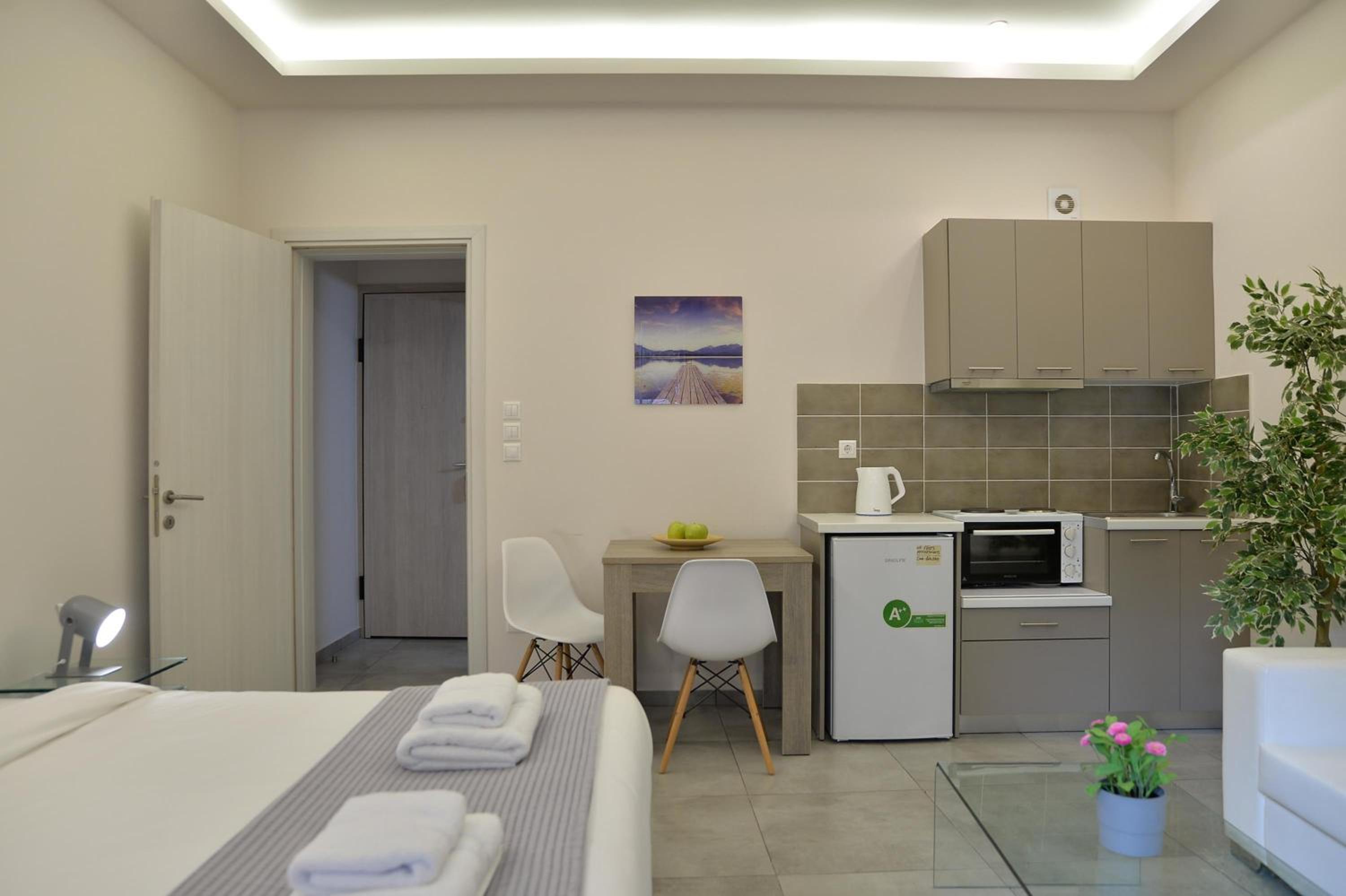 Alekos Apartments 2 Netflix, Self Check-In