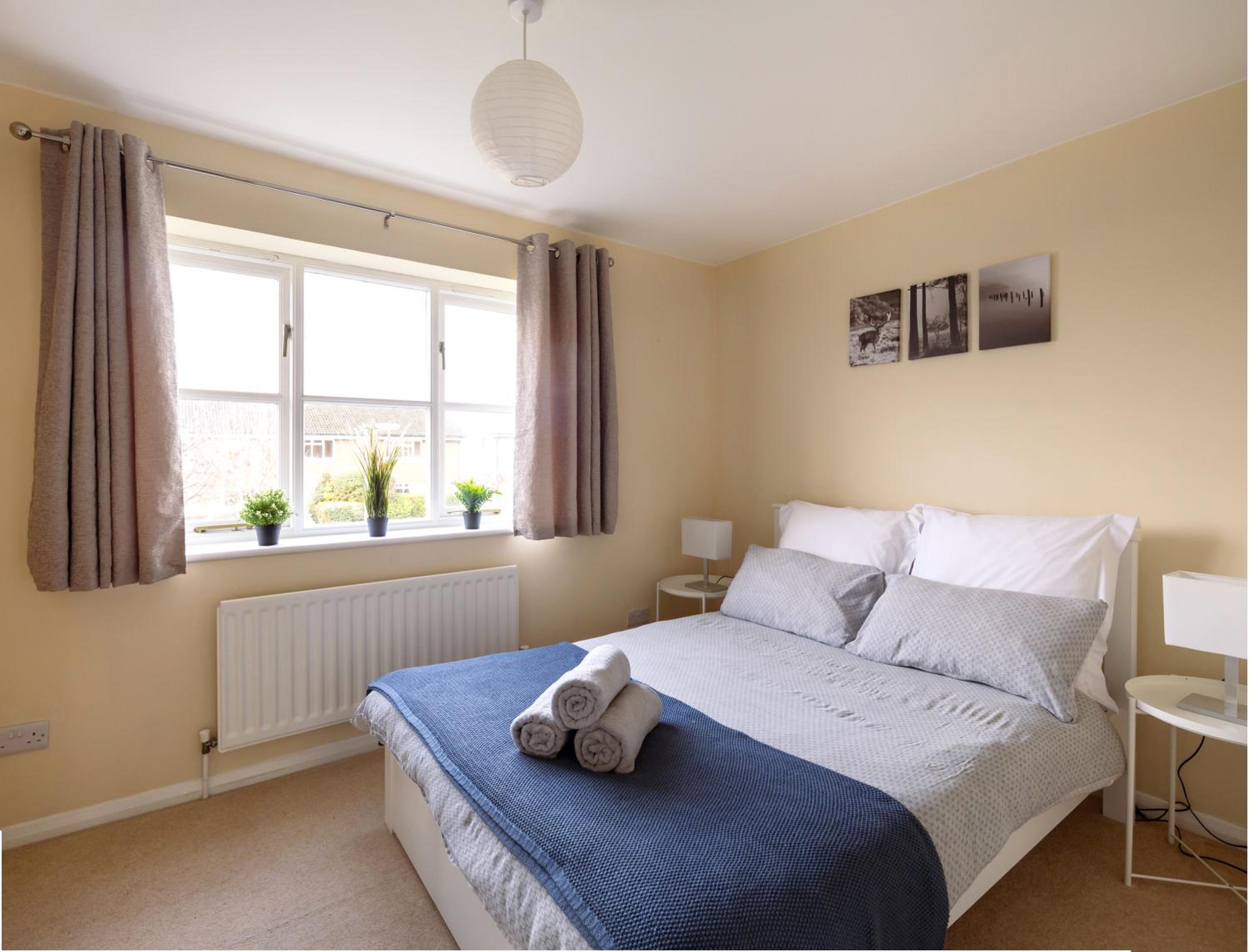 Guildford Vacations - Guildford Townhouse with Parking - Property Image 17