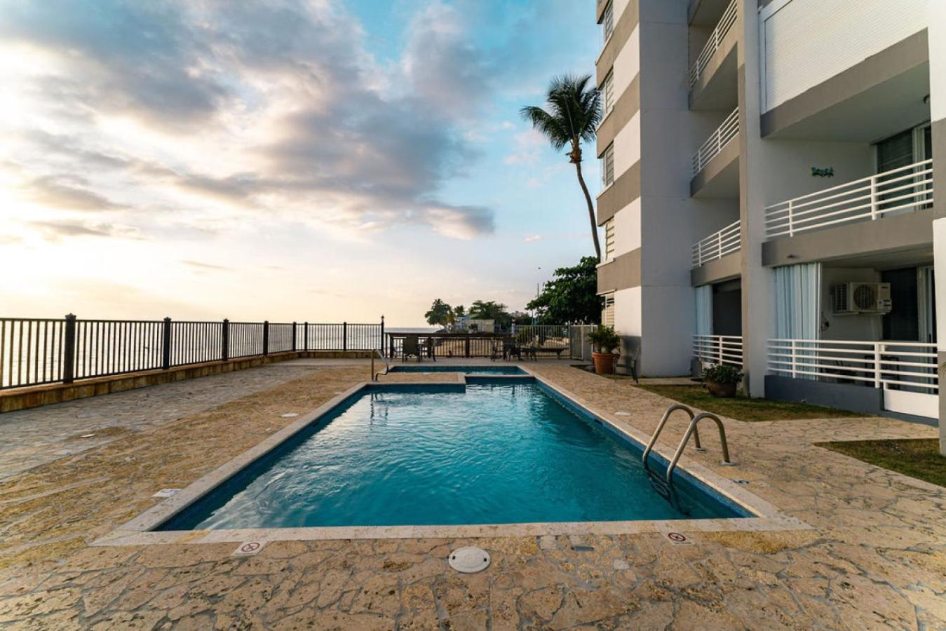 Costa Corcega 1F- Puerta del Sol Beachfront Escape