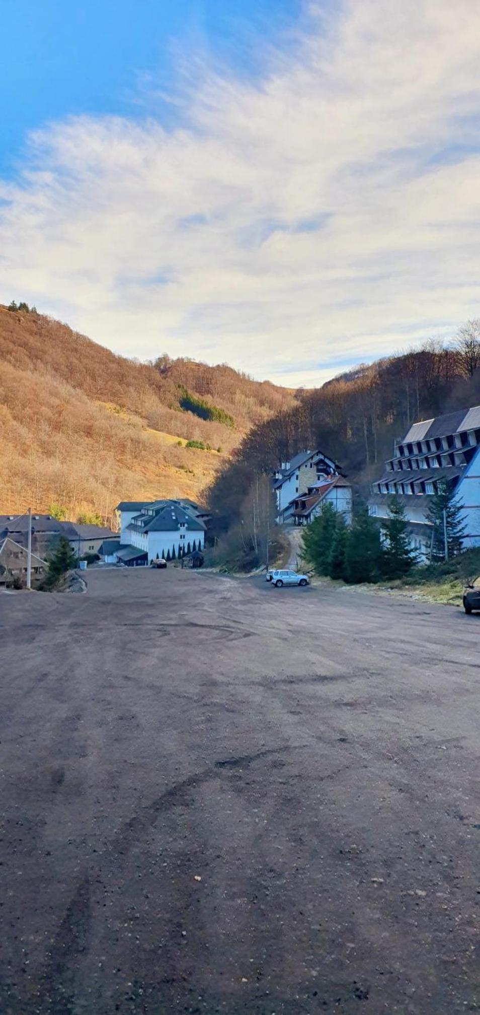 Anikaapartmani, Brzeće