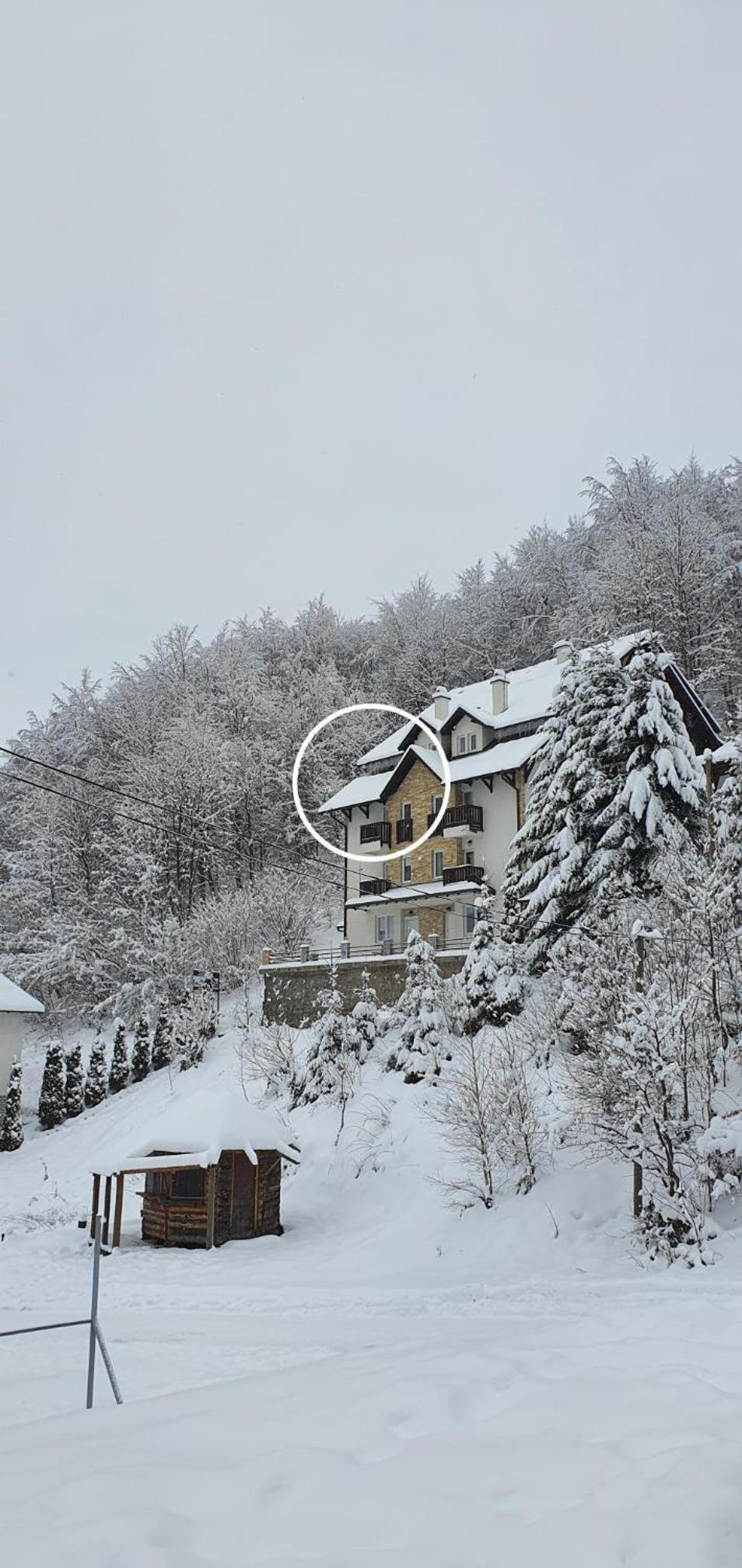 Anikaapartmani, Brzeće