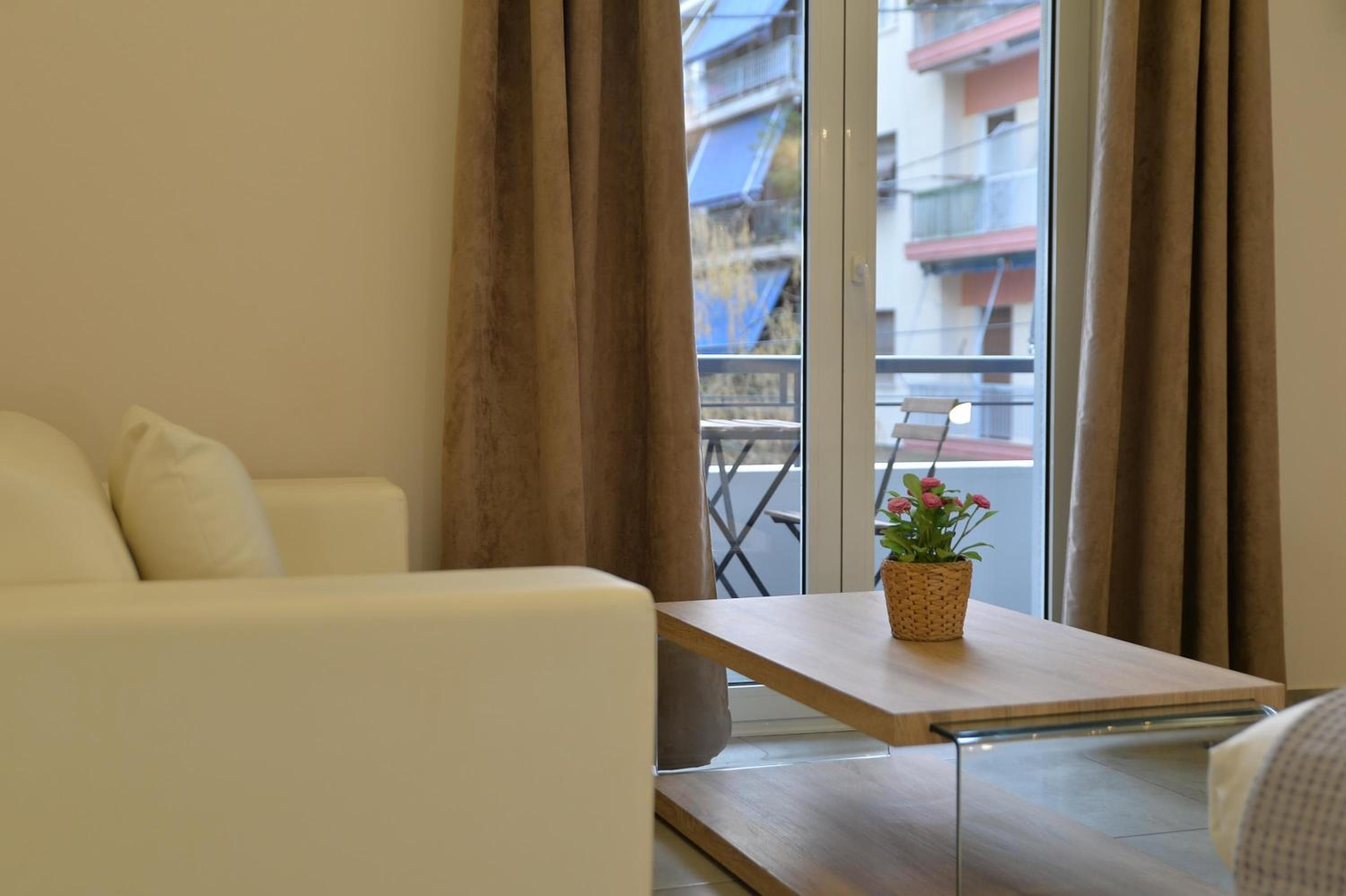 Alekos Apartments 2 Netflix, Self Check-In