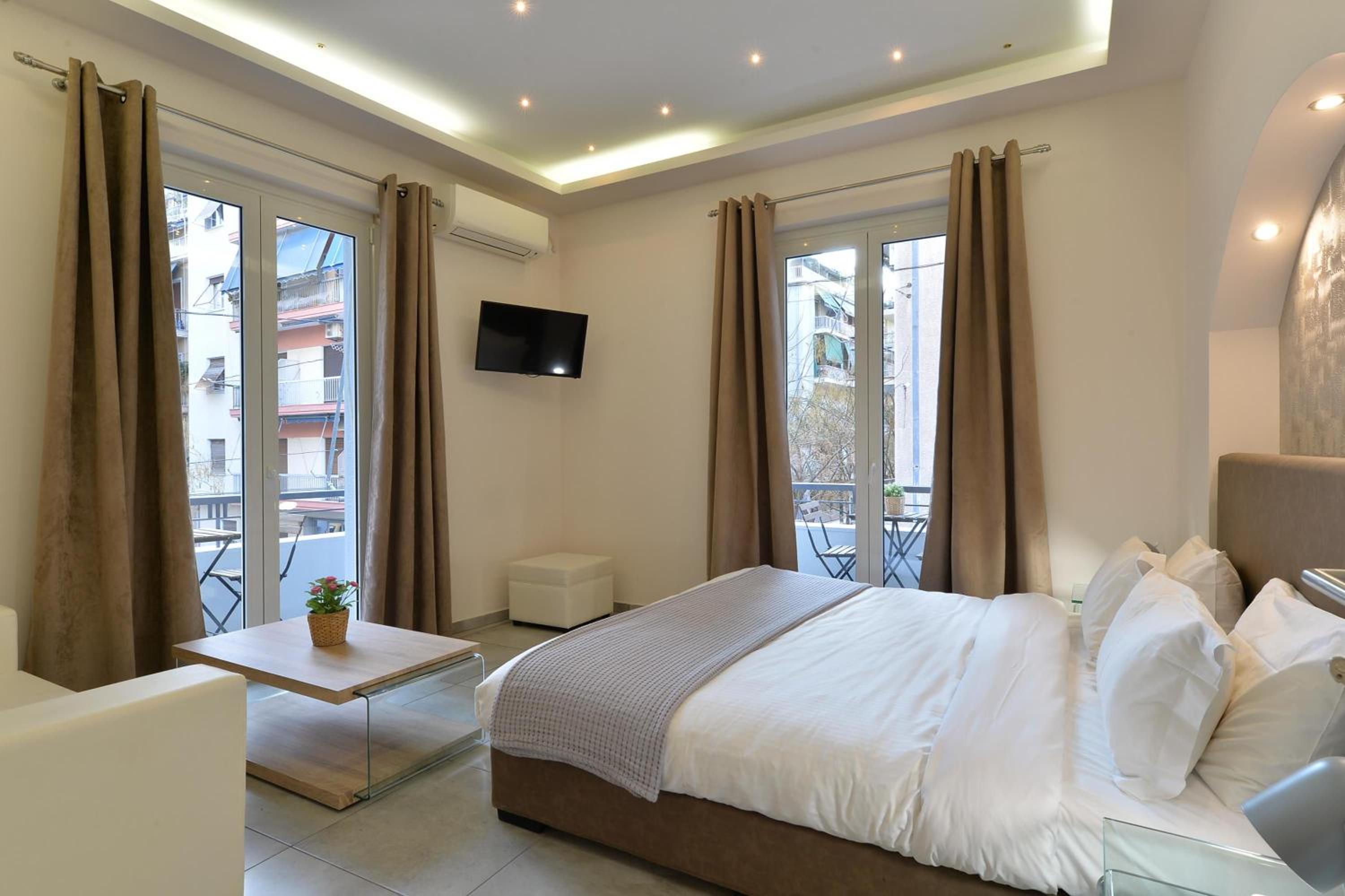 Alekos Apartments 2 Netflix, Self Check-In