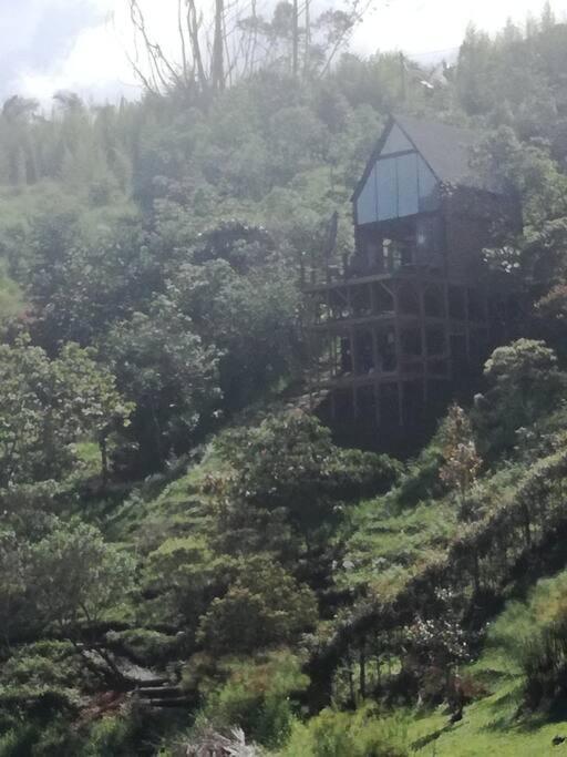 Cabaña con jacuzzi y acceso al embalse - Portum I