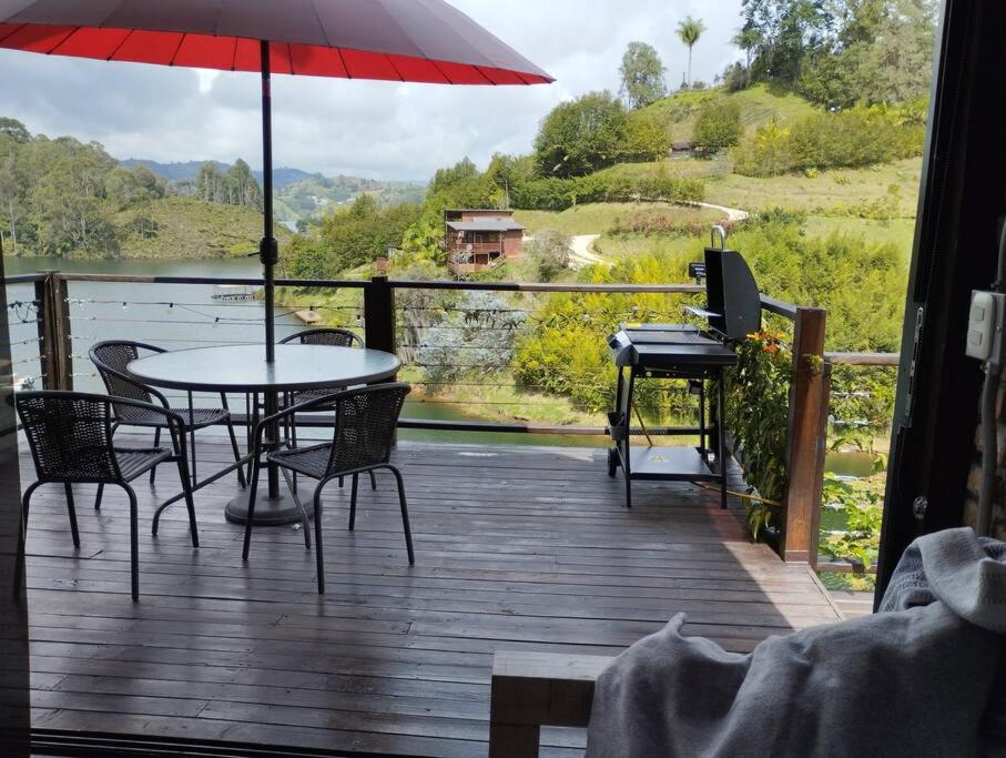 Cabaña con jacuzzi y acceso al embalse - Portum I