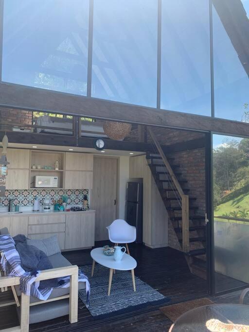 Cabaña con jacuzzi y acceso al embalse - Portum I