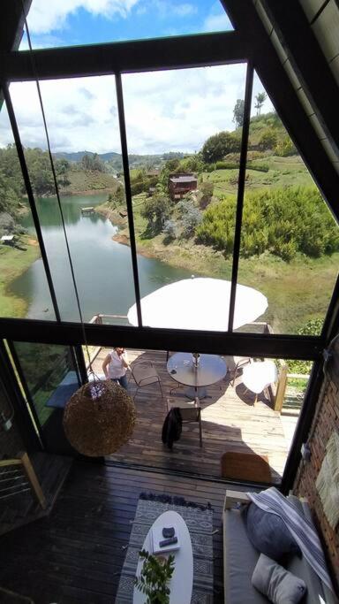 Cabaña con jacuzzi y acceso al embalse - Portum I