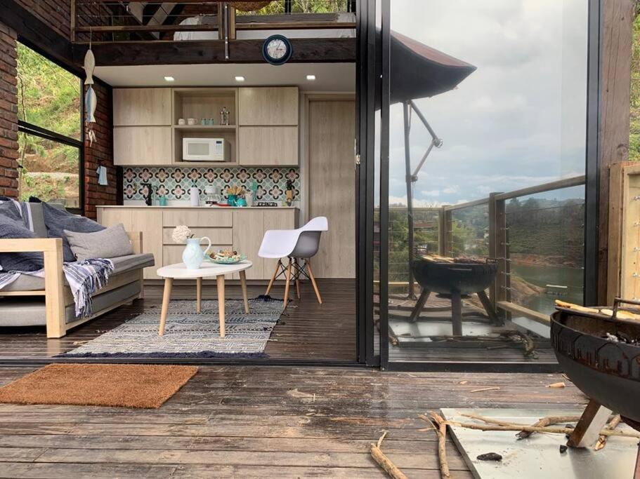 Cabaña con jacuzzi y acceso al embalse - Portum I