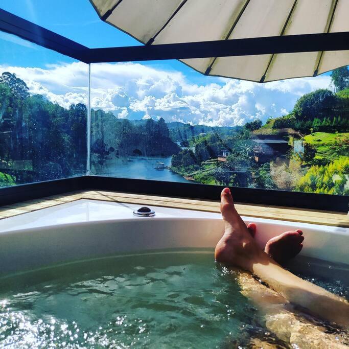 Cabaña con jacuzzi y acceso al embalse - Portum I