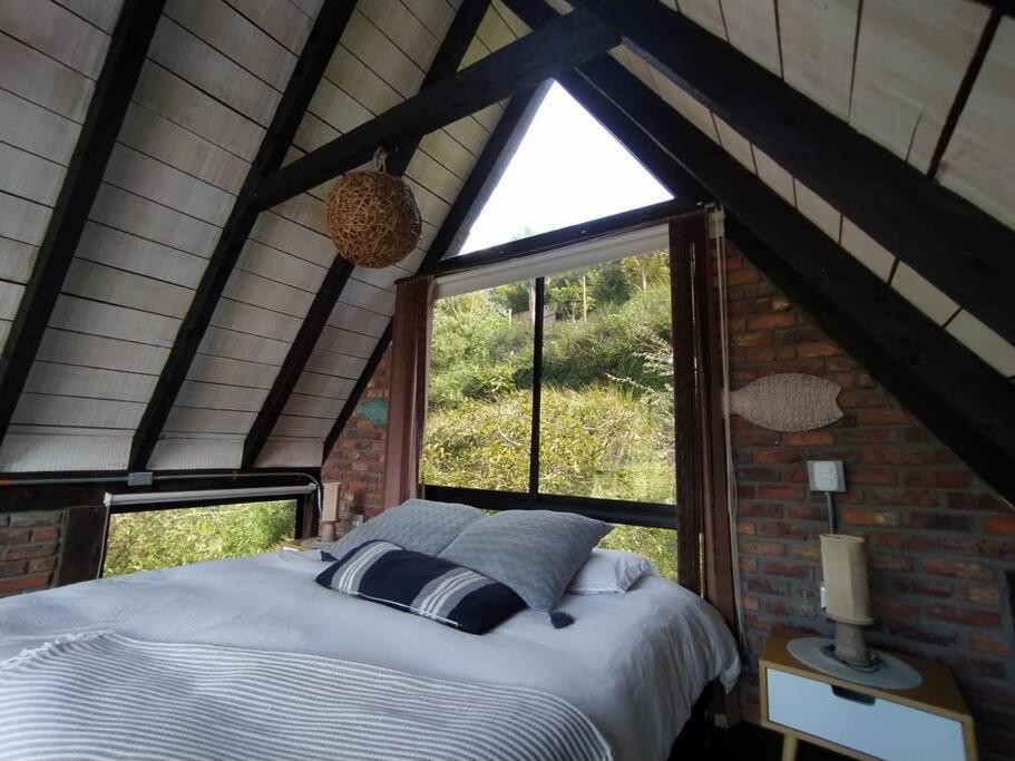 Cabaña con jacuzzi y acceso al embalse - Portum I