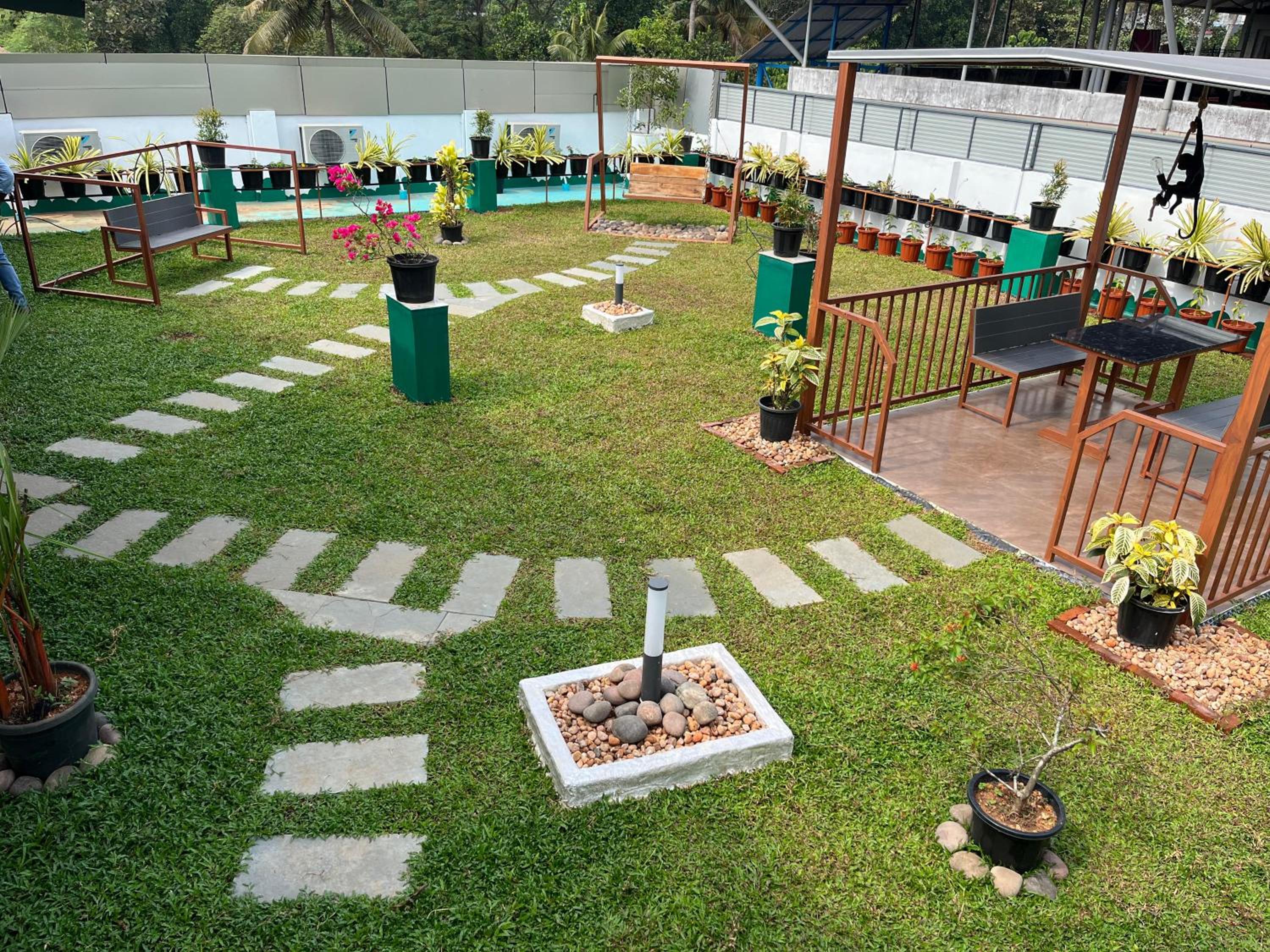 UNIVERSAL RESIDENCY