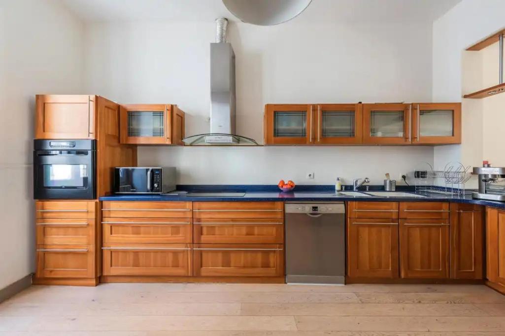 Wonderful family house in Bordeaux view 2