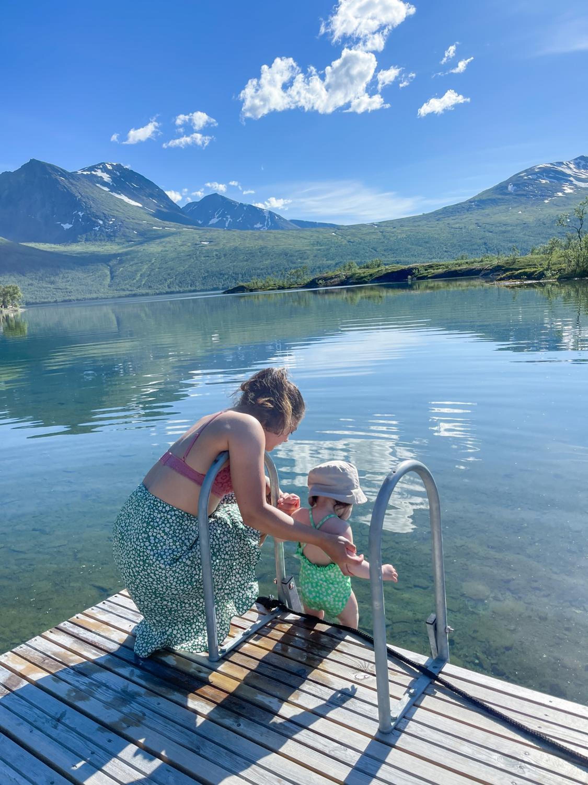 Fairytale STAYcation - JACUZZI, BOAT & SAUNA view 2