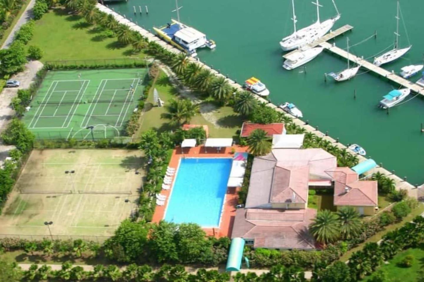 4 Guests - Stunning View - Pool - South Finger